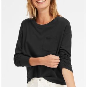 Everlane Long-Sleeve Box-Cut Pocket Tee in Black